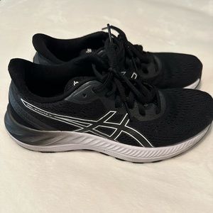 Like New ASICS size 6.5